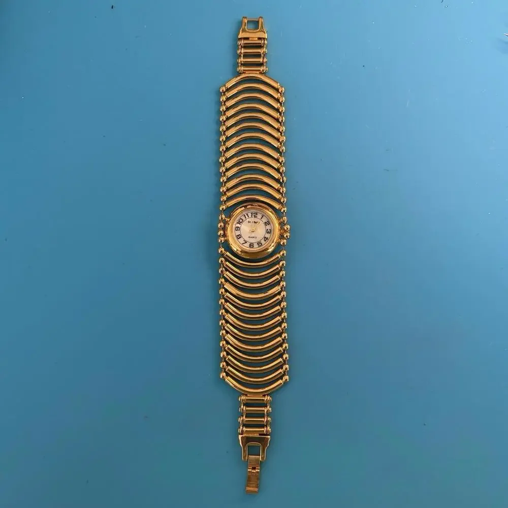 Geometric Concentric  Styled Gold Colored Bangle Band Watch - Picture 3 of 10